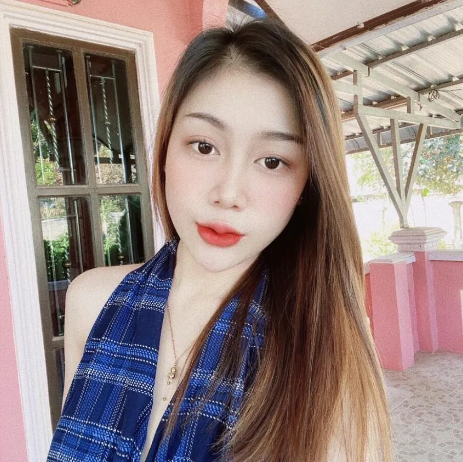 Lan Chi trực tiếp quảng cáo và tiếp thị thương hiệu fc-stveit.at